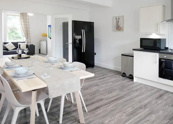 Copley Loft 3 Bedroom House With Patio